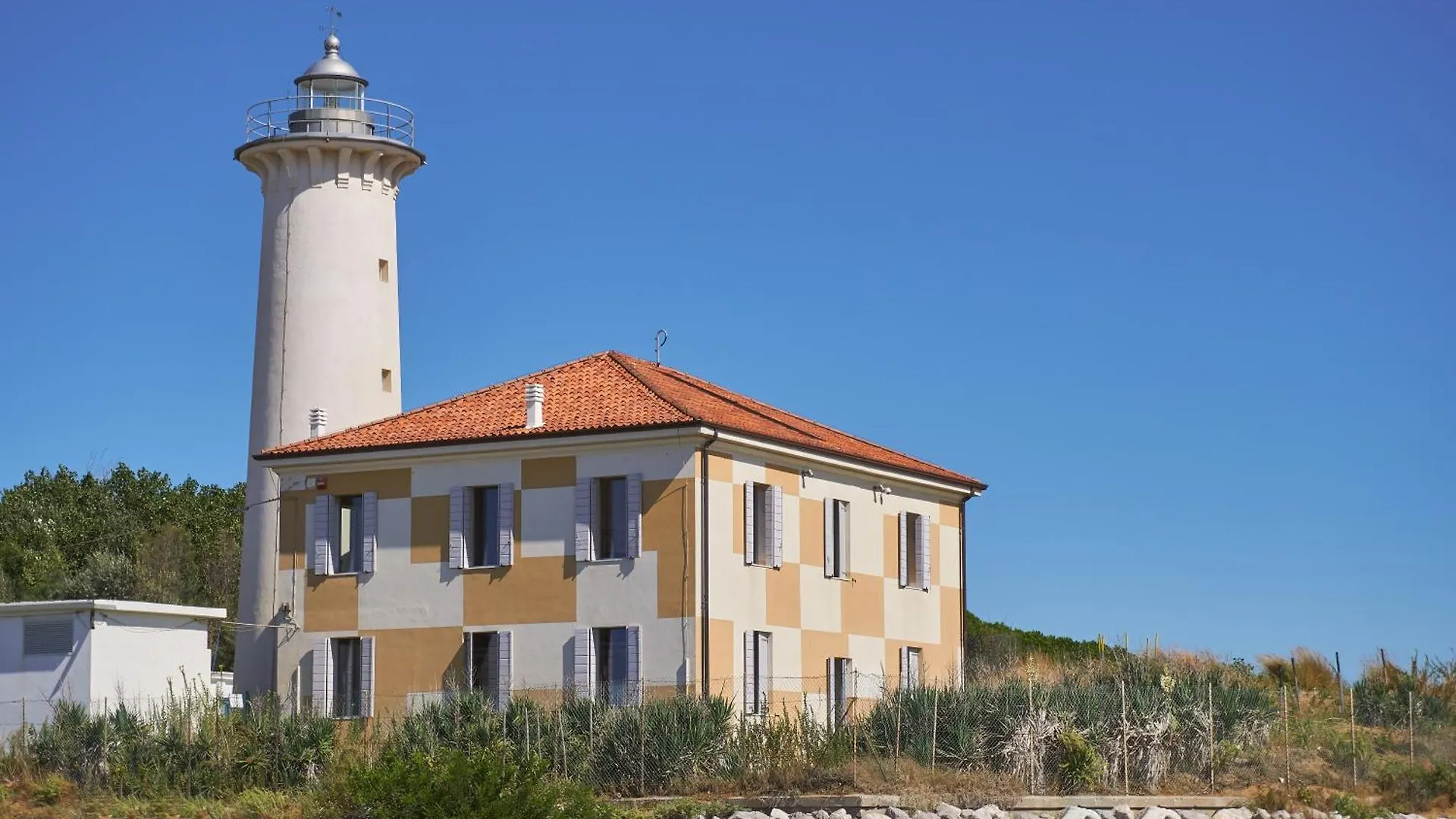 Adorable Villa Surrounded By Garden 650M From The Sea Bibione Italy