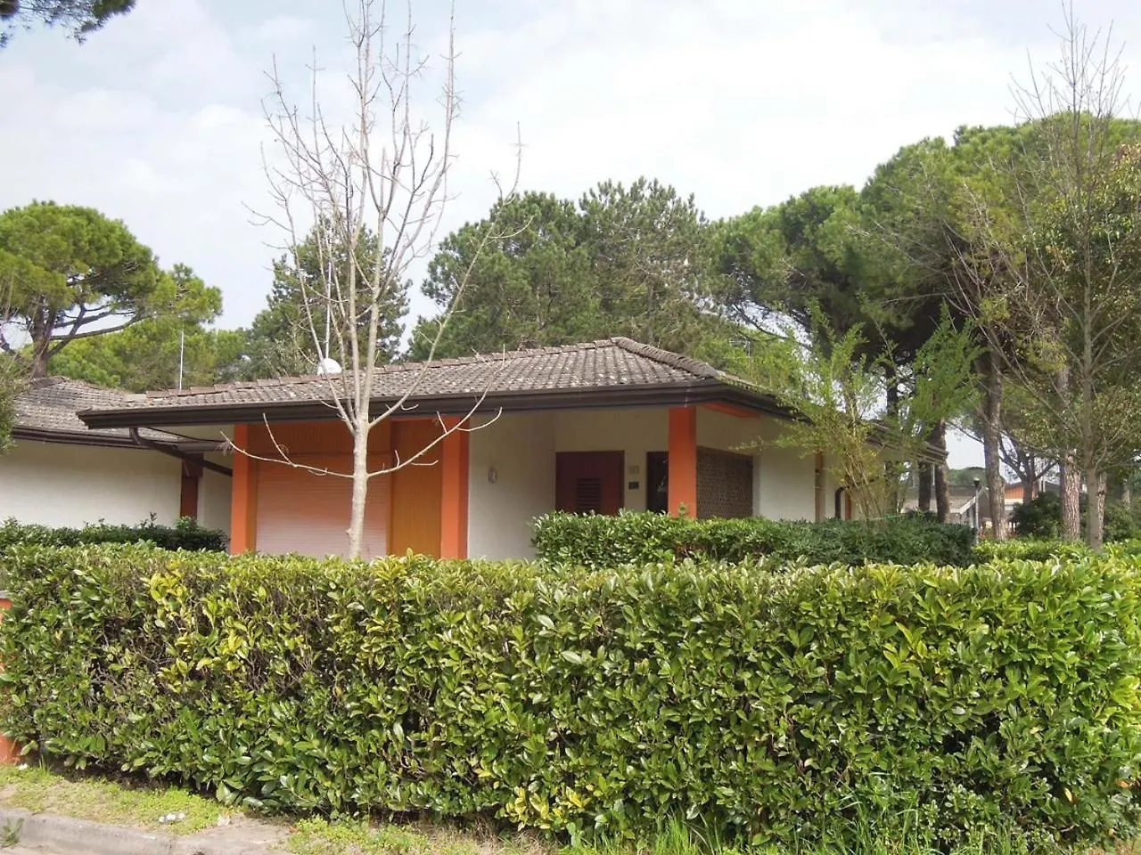 Adorable Villa Surrounded By Garden 650M From The Sea Bibione Italy