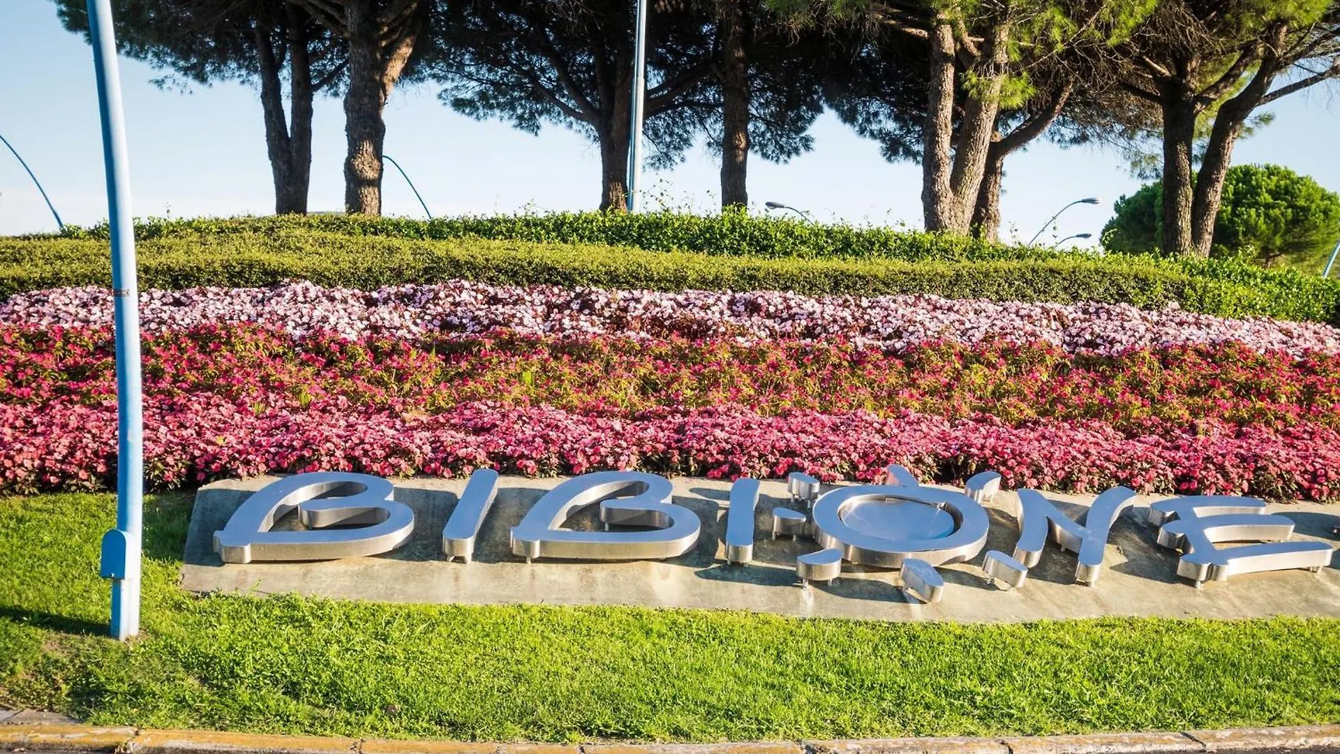 Adorable Villa Surrounded By Garden 650M From The Sea Bibione Apartmán